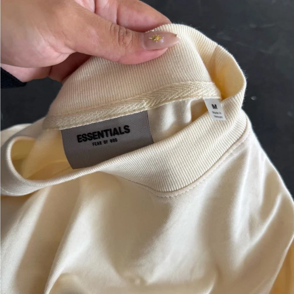 Fear of God Essentials Light Cream Long Sleeve Tee - Picture 2 of 3